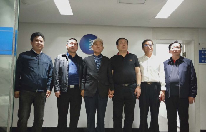 中國人民解放軍總后勤部 張文臺上將視察青島東方海納集團