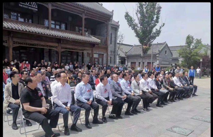 集團公司董事長出席慶祝中國共產(chǎn)黨成立100周年書畫展暨第二屆“香凝如故”全國美術(shù)作品青島巡展開幕式